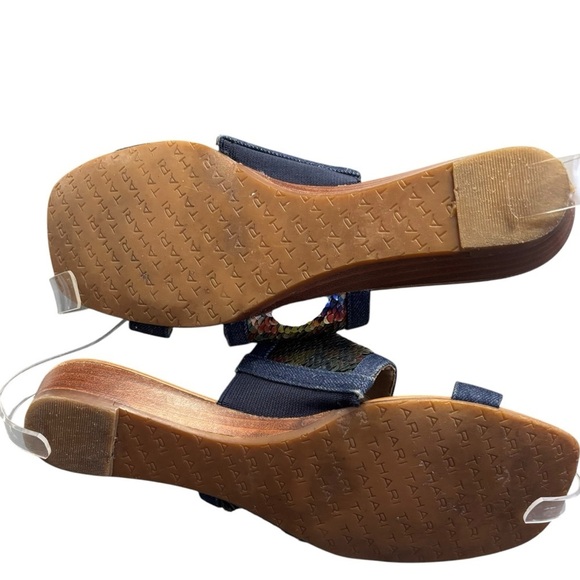 Tahari Sandal 7.5 M - Picture 9 of 11